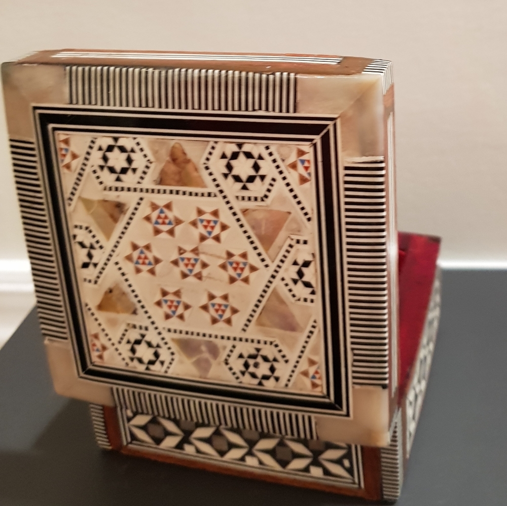 Vintage pearl and wood jewellery box